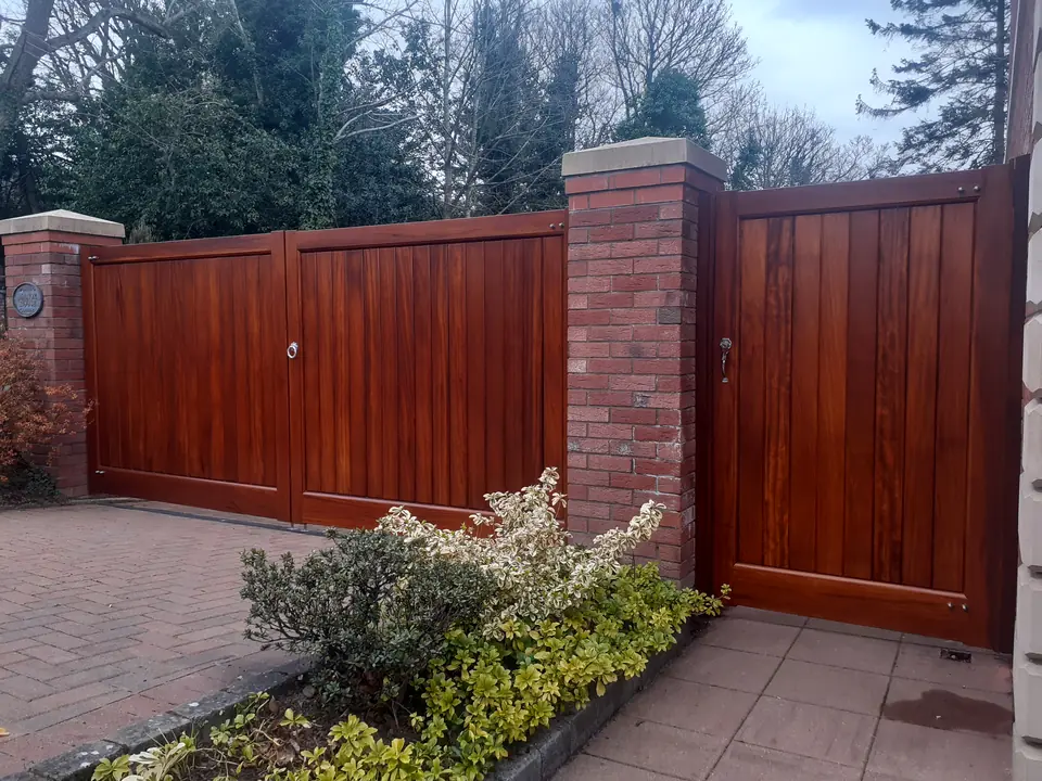 Sliding driveway gate made and fitted by PJ Gates & Automation